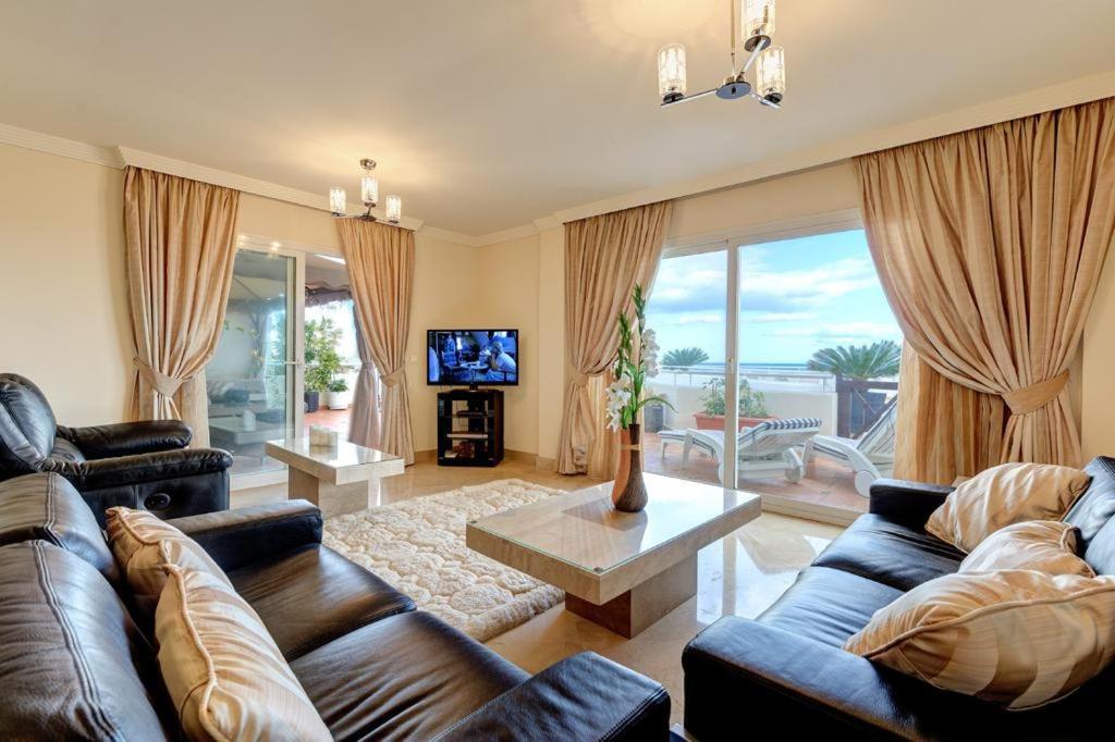 Frontline Beach Apartment - Sinfonia Del Mar Estepona Bagian luar foto